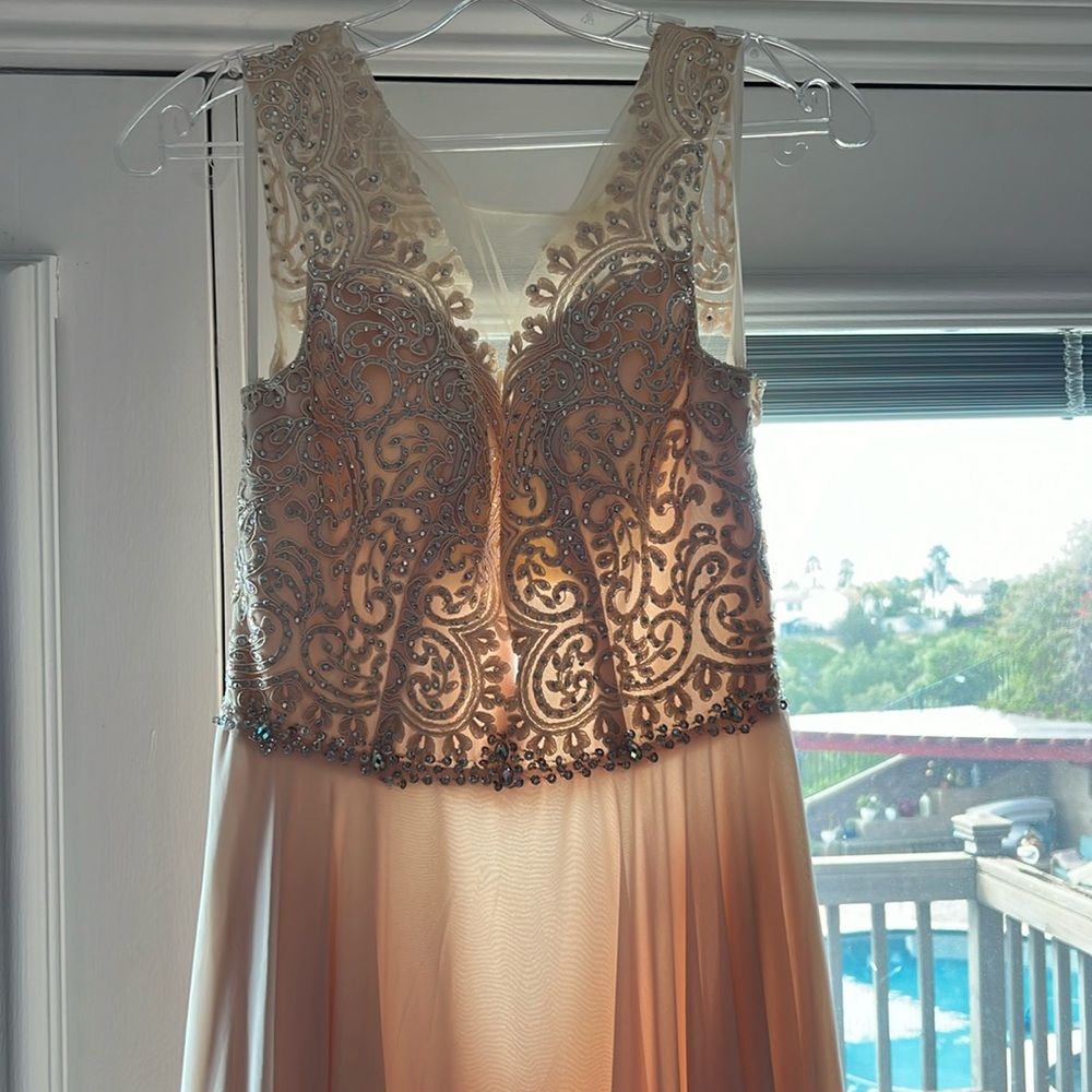 Ivory gown - Picture 13 of 14